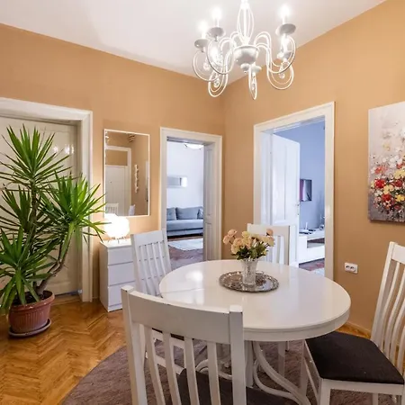 Neimar With Great Wi-fi And Free Parking Apartment
