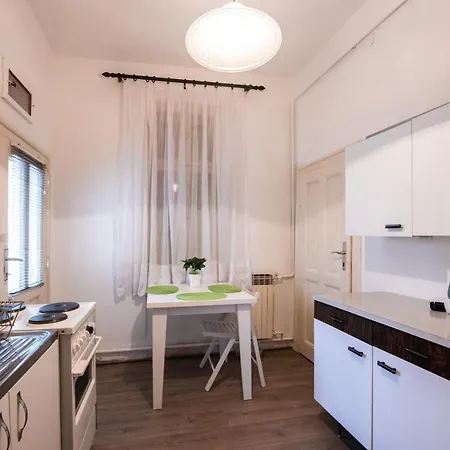 Apartment Neimar With Great Wi-fi And Free Parking