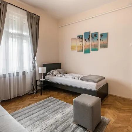 Neimar With Great Wi-fi And Free Parking Apartament