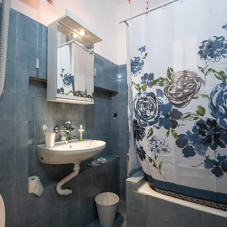 Neimar With Great Wi-fi And Free Parking